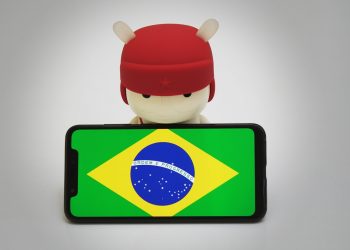 Mascote da Xiaomi com bandeira do Brasil